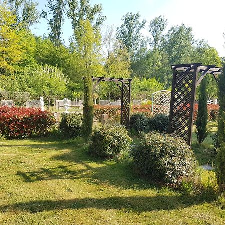 Poncins Chateau Des Perichons المظهر الخارجي الصورة