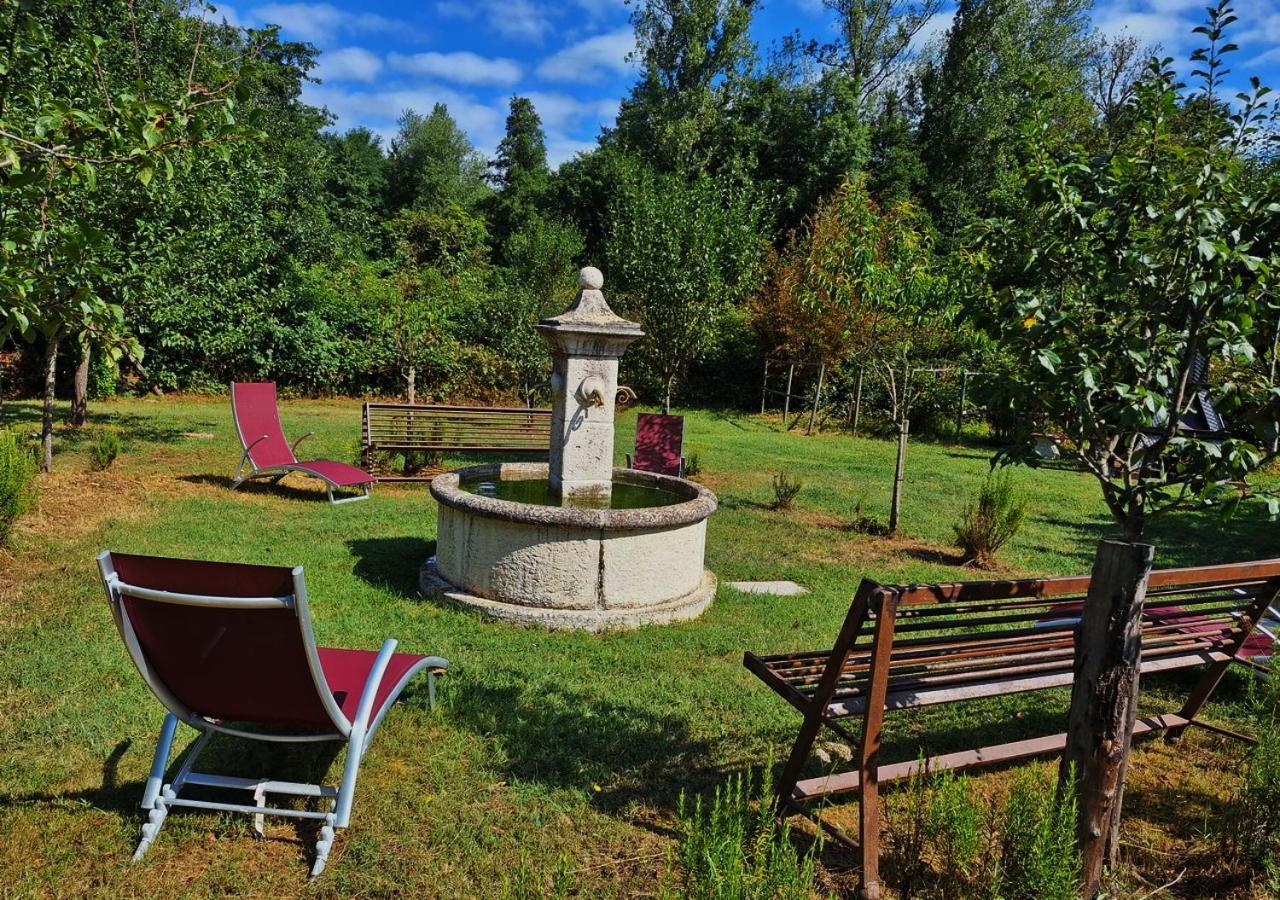 Poncins Chateau Des Perichons المظهر الخارجي الصورة